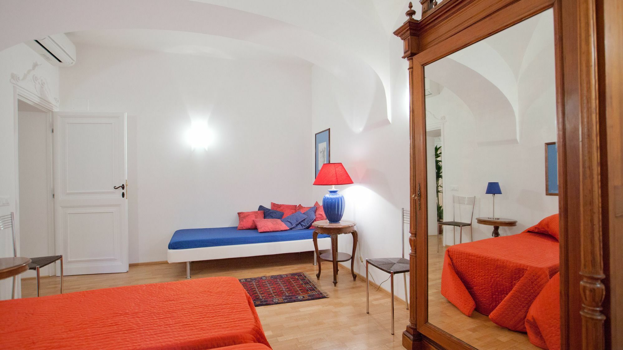 Apartment In Center